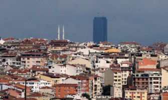 Istanbul: Autobusom uletio u ljude na stanici pa ih napao nožem