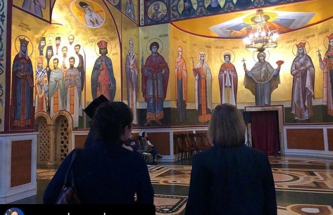 Ambasadorka SAD posjetila Saborni hram Hristovog Vaskrsenja i razgovarala sa Amfilohijem