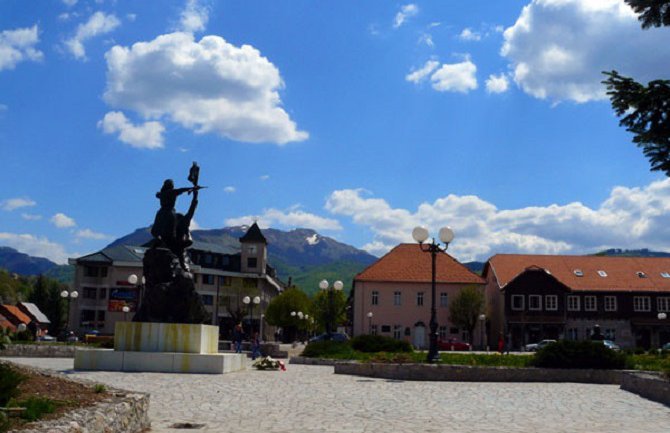 Nakon obilnih padavina u Kolašinu situacija bolja, u toku sanacija puteva