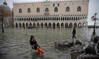 U Veneciji zbog poplava šteta nekoliko stotina miliona eura (FOTO)