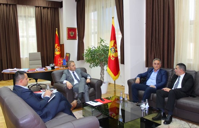 Ministarstvo prosvjete i Opština Tivat zajedno kreću u rekonstrukciju tivatskih škola