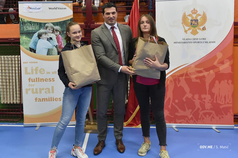 724486716761316862446616731940883735773184n