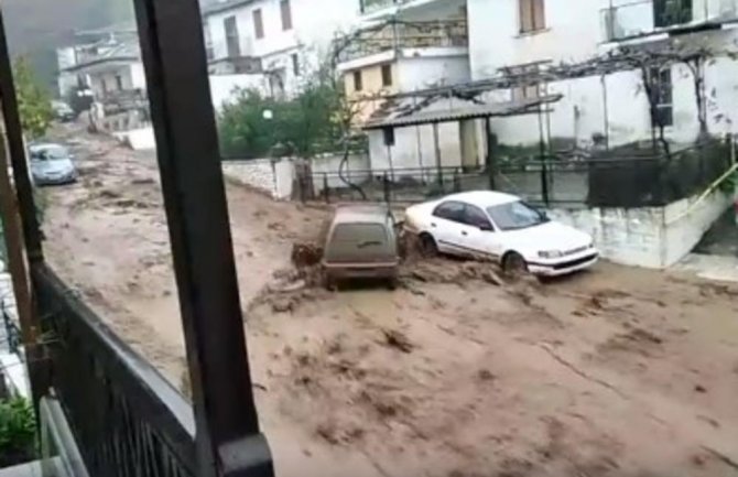 Snažno nevrijeme pogodilo sjever Grčke: Na šest ostrva proglašeno vanredno stanje (VIDEO)