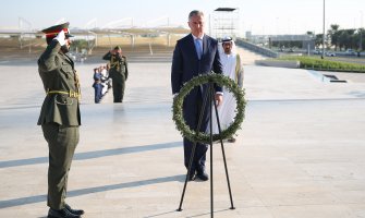  Đukanović položio vijenac na Spomenik palim borcima Wahat Al Karama(FOTO)