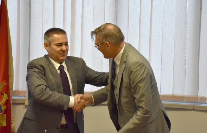 Snažno partnerstvo: Njemačka Upravi policije uručila donaciju vrijednu 750.000 eura(FOTO)