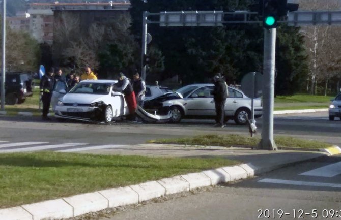 Bar: Saobraćajna nezgoda na raskrsnici