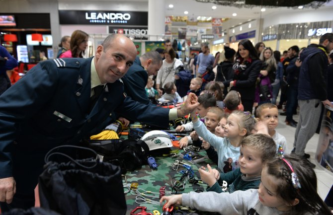 Volkov: Vojska uvijek bila narodna institucija i mora biti tamo gdje je narod
