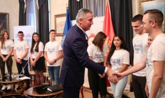 Đukanović: Slavimo ulogu mladih koji svijet čine boljim (FOTO)
