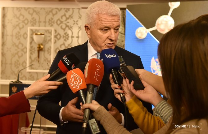 Marković: Ne napadamo crkve i manastire