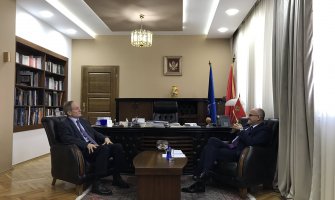 Tokom mandata u Podgorici bio posvećen afirmaciji političkih kontakata između dvije zemlje