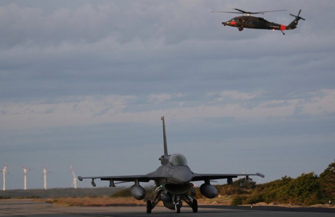 Pronađeni dijelovi tijela i ostaci čileanskog aviona