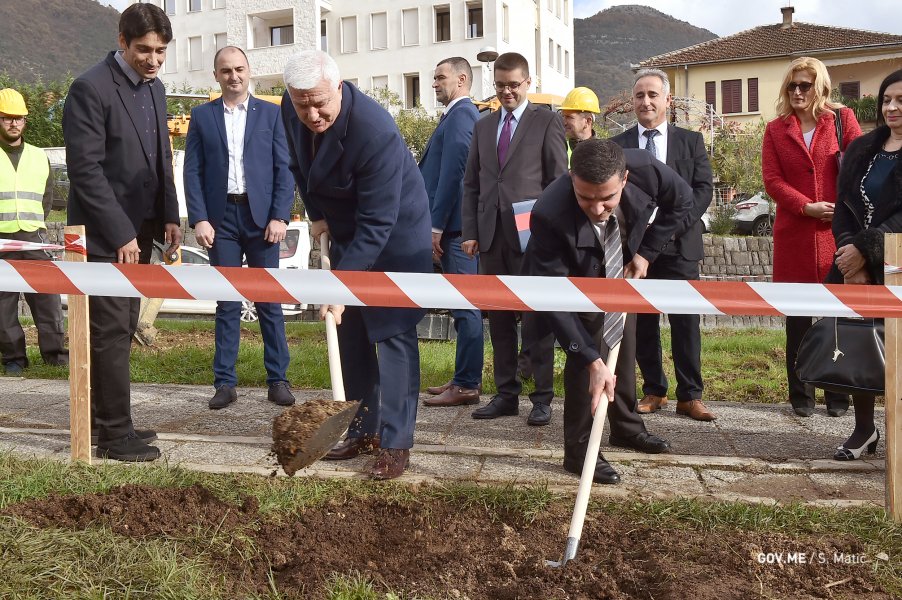 492280635479457be8e0eo