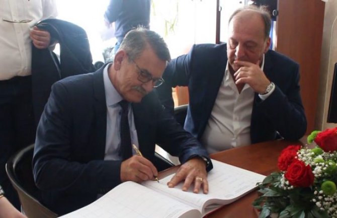 Potpisan ugovor o prodaji zemljišta, Opština Ulcinj izlazi iz blokade