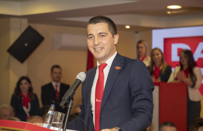 Bečić: Dužni smo da čuvamo duh antifašizma i sjećanje na slavne pretke koji su položili svoje živote kako bi Podgorici obezbijedili slobodu