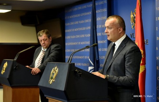 Zakonom uređuju ovlašćenja i statusna pitanja u obavještajno-bezbjednosnom sektoru