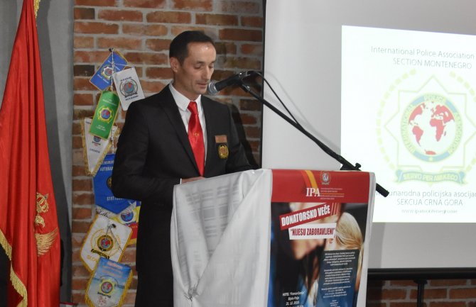 Bijelo Polje: Policajci prikupljali sredstva za djecu i porodice preminulih kolega