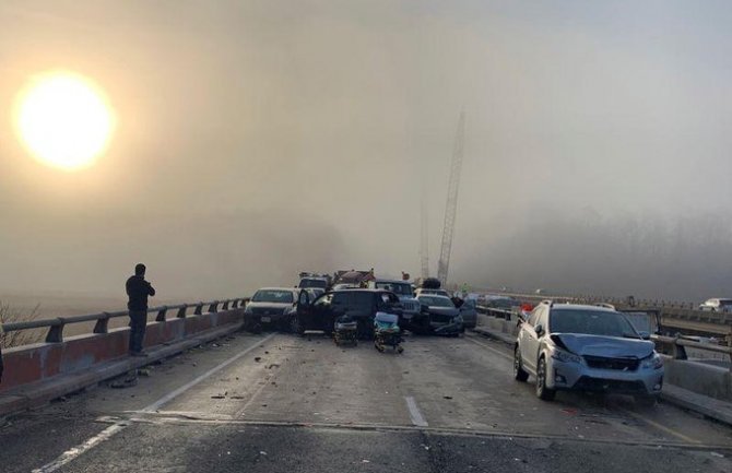 U lančanom sudaru 35 povrijeđenih, učestvovala 63 vozila (VIDEO)