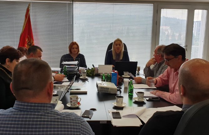 Privodi se kraju izrada strategije za kontrolu populacije pasa: Vlasnici da čipuju ljubimce