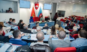 Za novorođenčad pomoć 150 eura, za djecu od prvog do četvrtog razreda besplatni udžbenici