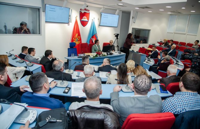 Za novorođenčad pomoć 150 eura, za djecu od prvog do četvrtog razreda besplatni udžbenici