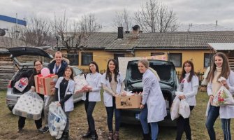 BA: Studenti Medicinskog fakulteta akcijom obezbijedili paketiće za djecu i namirnice za ugrožene porodice