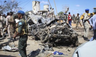 Somalija: U eksploziji automobila bombe poginulo 90 ljudi, najviše civila