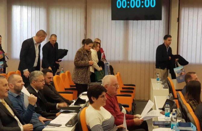 Prekinuta sjednica SO Budva zbog nedostatka kvoruma