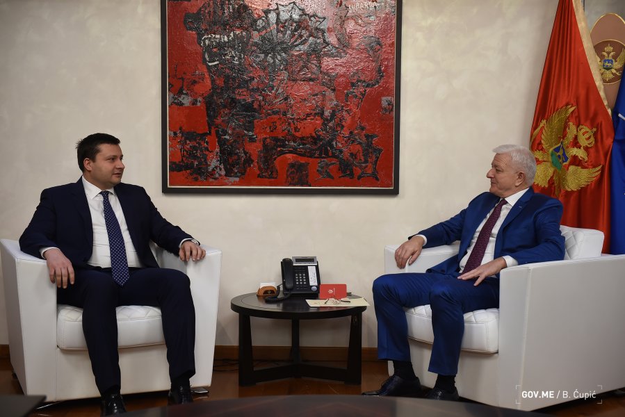 492981433512eacca20e8o