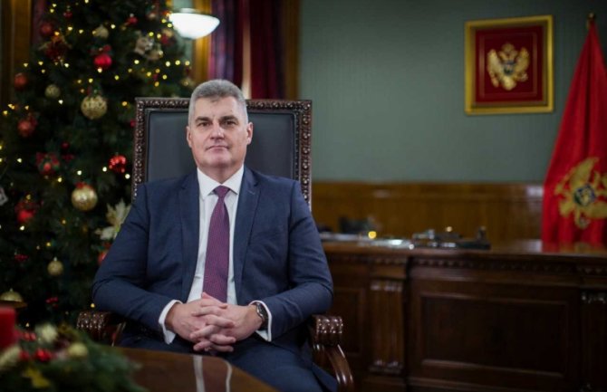 Brajović čestitao Novu godinu: Neka nas razlike ne dijele već obogaćuju