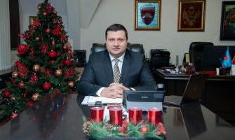 Smolović: Dan Hristovog rođenja podsjeća da su uzajamo poštovanje, solidarnost i zajedništvo temeljne vrijednosti na kojima moramo graditi budućnost