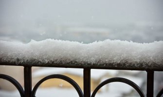 Na sjeveru snijeg, na jugu kiša, prestanak padavina krajem dana i tokom noći
