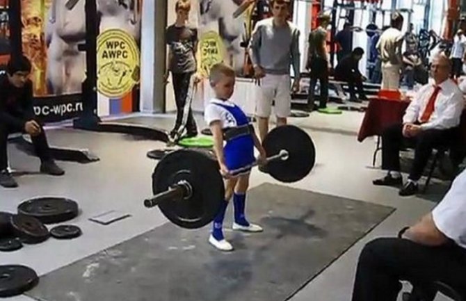 Jedanaestogodišnjak podigao 100 kg!