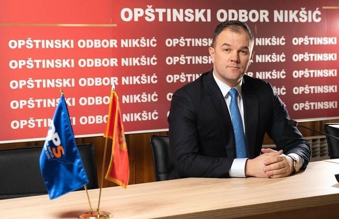 Mitrović: Čije je ono što je naše i šta se to i kome otima u Crnoj Gori ovih dana?