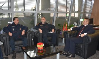 Veljović ugostio policajce koji su spasili tri osobe na Skadarskom:  Bezbjednost građana prioritet 