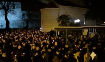 VIše hiljada Budvana večeras na molebanu i litiji