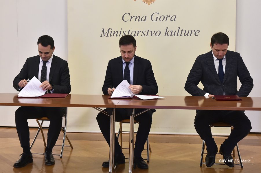 4941310961880fb11f3cco