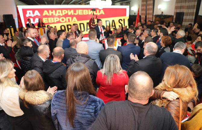 Demokrate: Stopa nezaposlenosti mnogo veća od ionako velike stope kojom se Vlada hvali