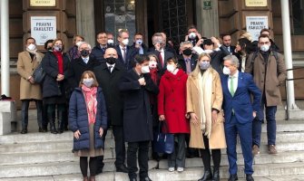  Sarajevo: Ambasadori došli na sastanak o zagađenju sa gas maskama