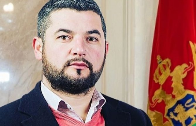 Perišić: Litije vjerski motivisane, neprimjeren poziv pojedinih lidera opozicije