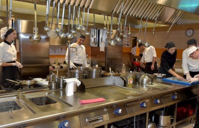 Radni angažman nastavilo 60 odsto učenika kod poslodavaca