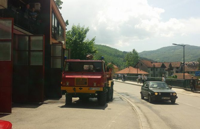 Bjelopoljcu u požaru oštećeno vozilo