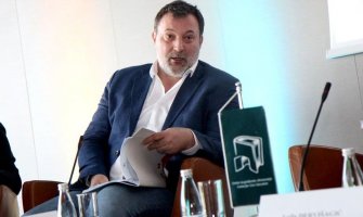 Precizirati i odgovornost vlasnika naloga na društvenim mrežama