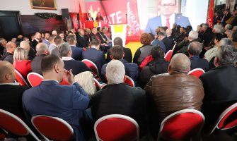 Demokrate: Obezbijediti zaposlenje ljudima kako bi se smanjio broj korisnika i povećati materijalna davanja