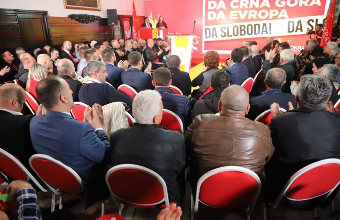 Demokrate: Pokrivenost uvoza izvozom pokazatelj devastiranosti privrede