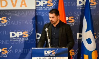Lakić: Pavićević od privjeska fejzbuk partije do digitalnog ukrasa mitropolije