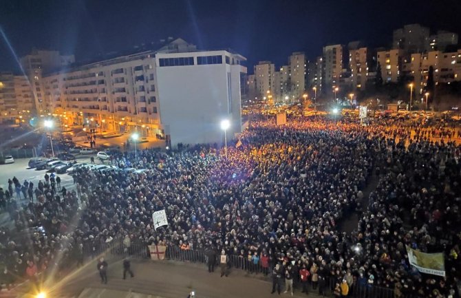 Amfilohije nakon litije u PG: Nijesu oni Crna Gora, Crna Gora je ovaj narod