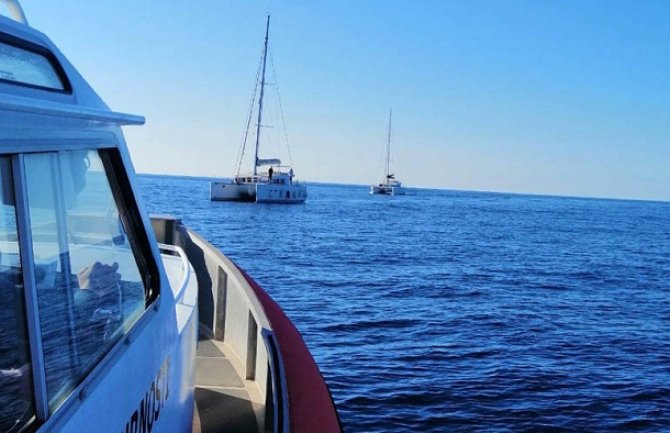 Bar: Ruski državljanin spašen sa katamarana