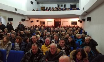 DPS Kolašin: Umjesto moderne i napredne države, nude nam zaostalu teokratiju