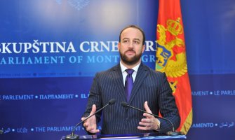 Nikolić: Puzajući udar