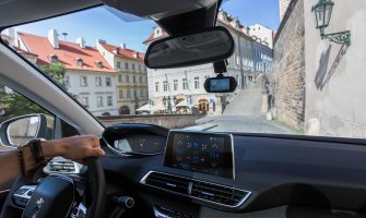 Auto kamera ne bi smjela biti postavljena na vjetrobranskom staklu